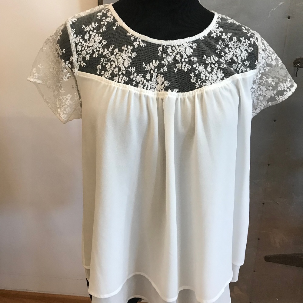 lace & flowy top